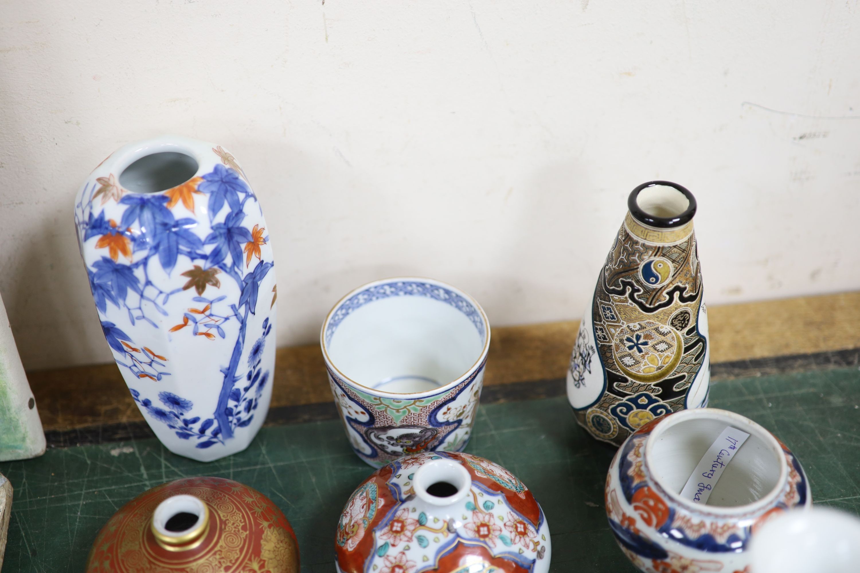 A group of Japanese ceramics, 18th/19th century